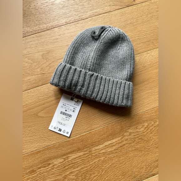 NWT Zara knit kids hat - Picture 2 of 3